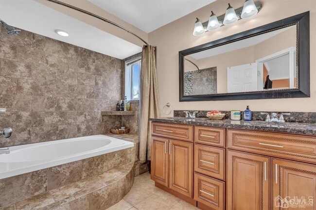 Building Photo - 47 Woodland Way