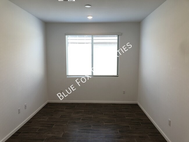 Building Photo - 7349 S Via Casa Bonita
