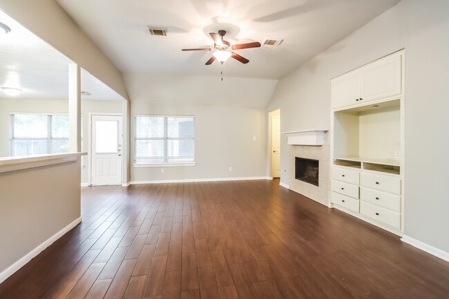 Building Photo - 26967 Crown Haven Ct