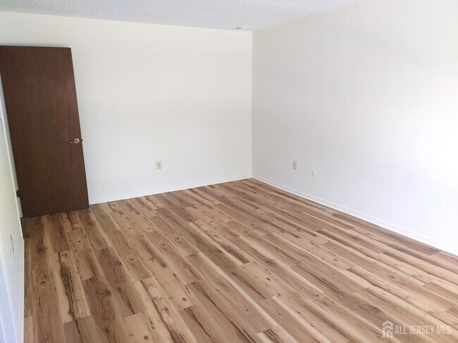 Building Photo - 280 Willowbrook Dr
