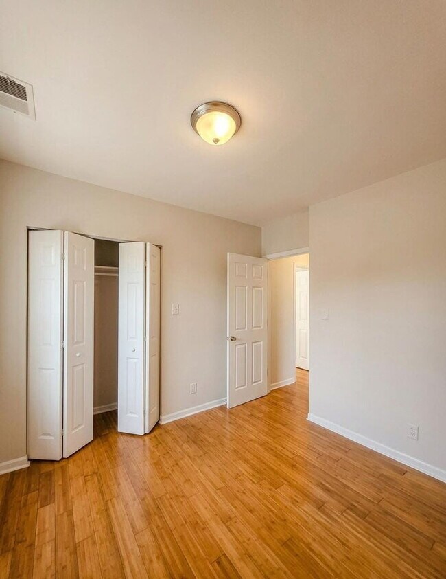 Building Photo - 3939 W Iowa St
