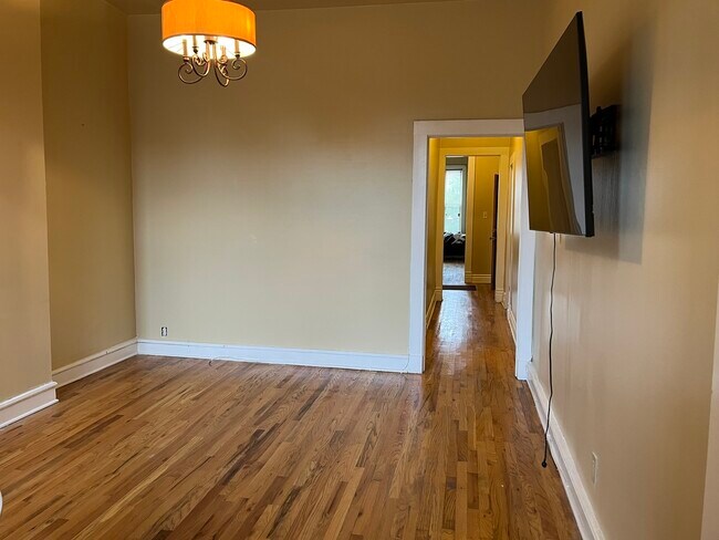 Building Photo - 4429 S Calumet Ave