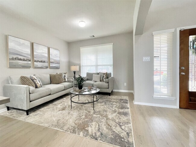 Building Photo - 30743 Gardenia Trace Dr