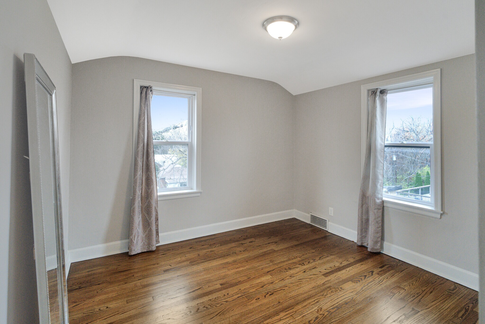 Building Photo - 8729 Bridgeport Ave