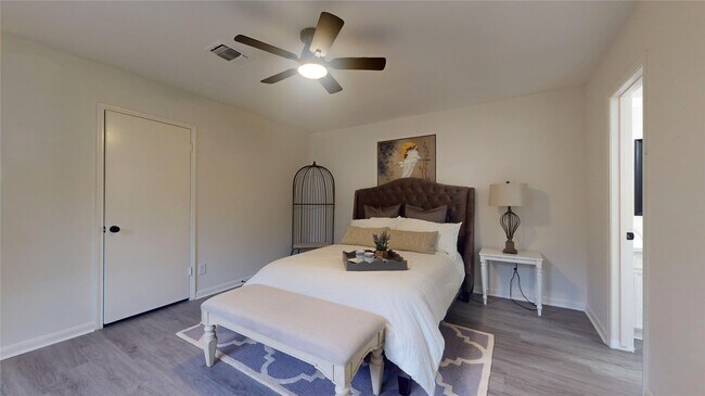 Building Photo - 811 Devonport Ln