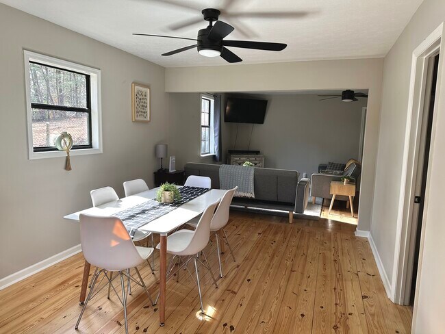 Building Photo - 348 Cozy Cove Hollow