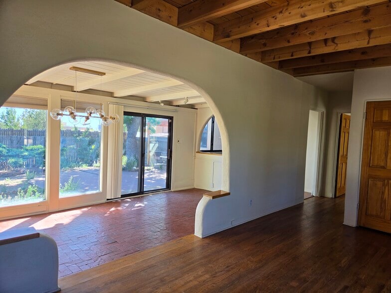Building Photo - 126 Camino Teresa