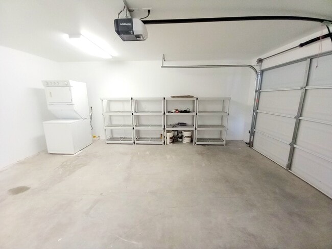 Building Photo - Fantastic Rental Opportunity in South Joshua Tree!