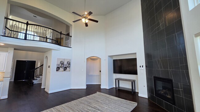 Building Photo - 1112 Maverick Dr