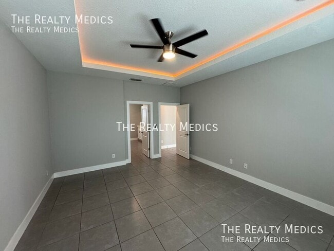 Building Photo - 310 Drum Ct