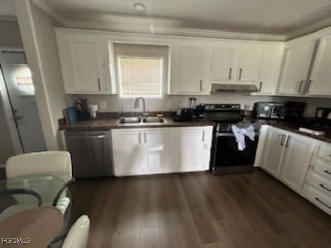 Building Photo - 651 Hunting Clb Ave