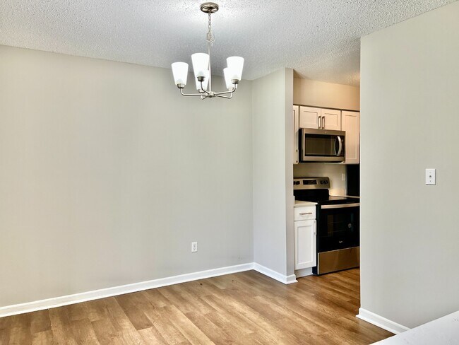 Building Photo - 11084 Harrowfield Rd