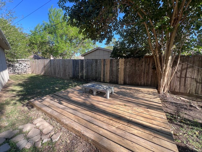 Building Photo - 4 Bedroom 2 Bathroom in Northwest Houston ...