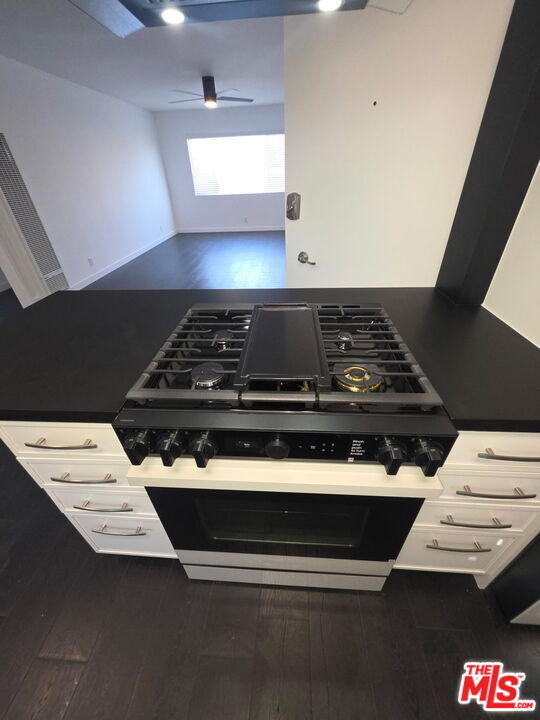 Building Photo - 525 Broadway St