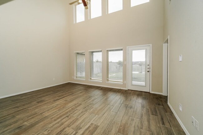 Building Photo - 441 Lacey Oak Lp