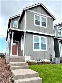 Building Photo - 3 Bedroom / 2.5 Bath Home McMinnville