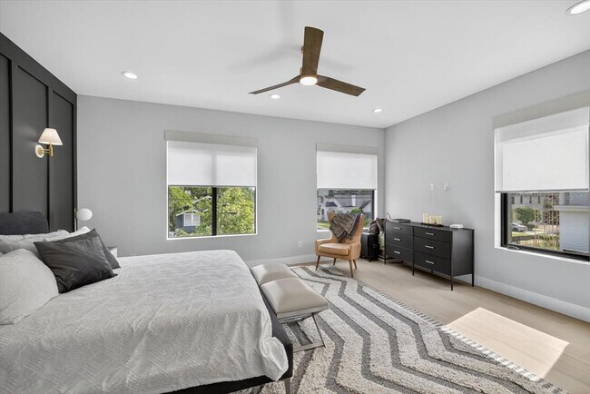 Building Photo - 423 W Amelia Ave