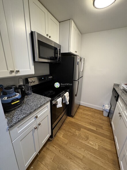 Building Photo - 772 Columbus Ave