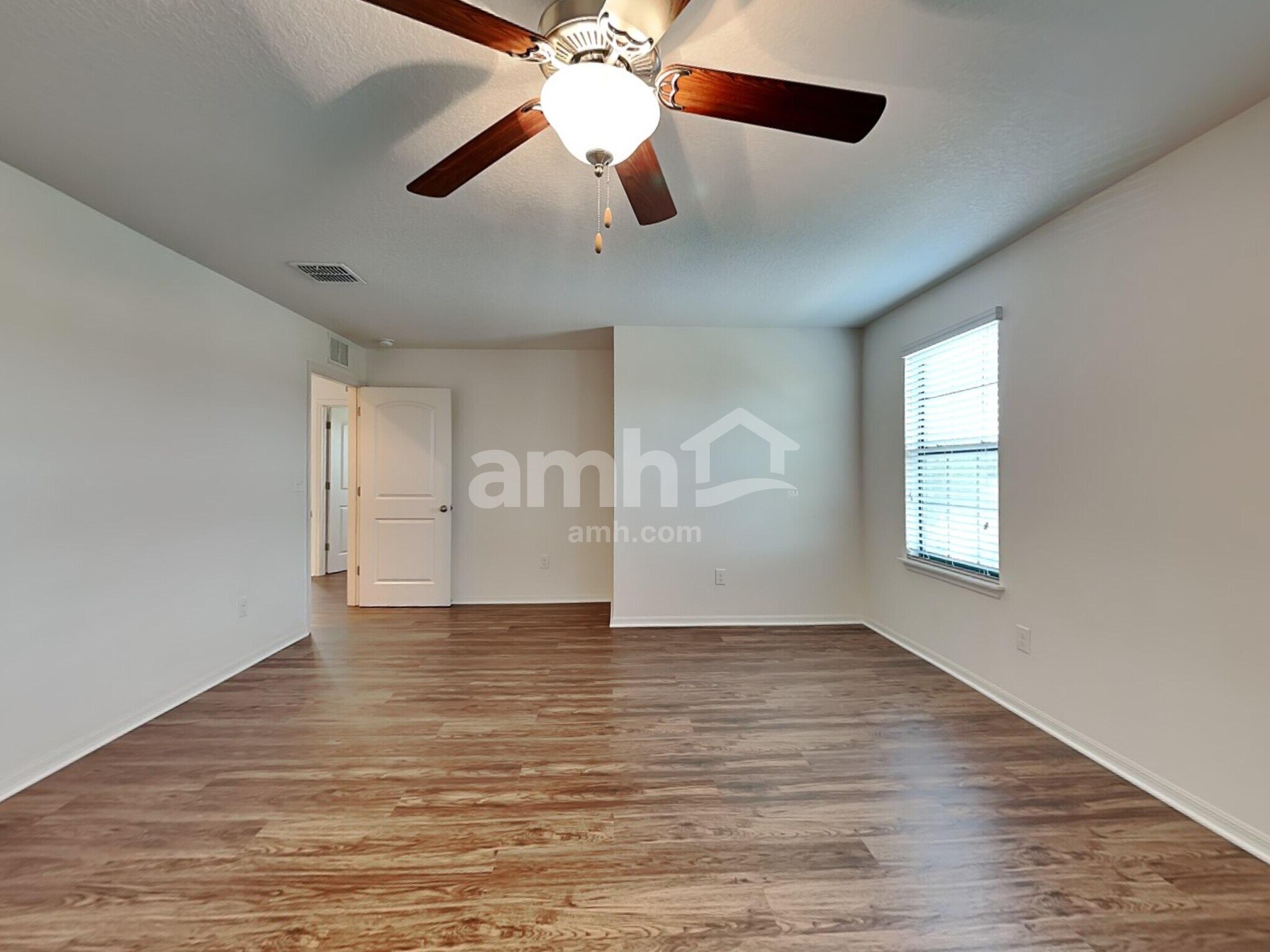 Building Photo - 11870 Thicket Wood Dr