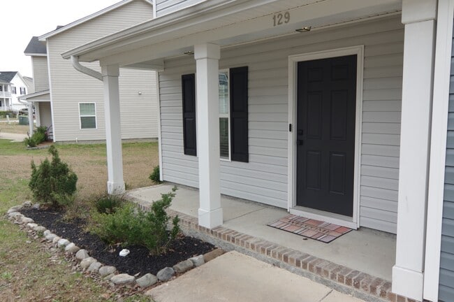Building Photo - 129 Vermillion Dr
