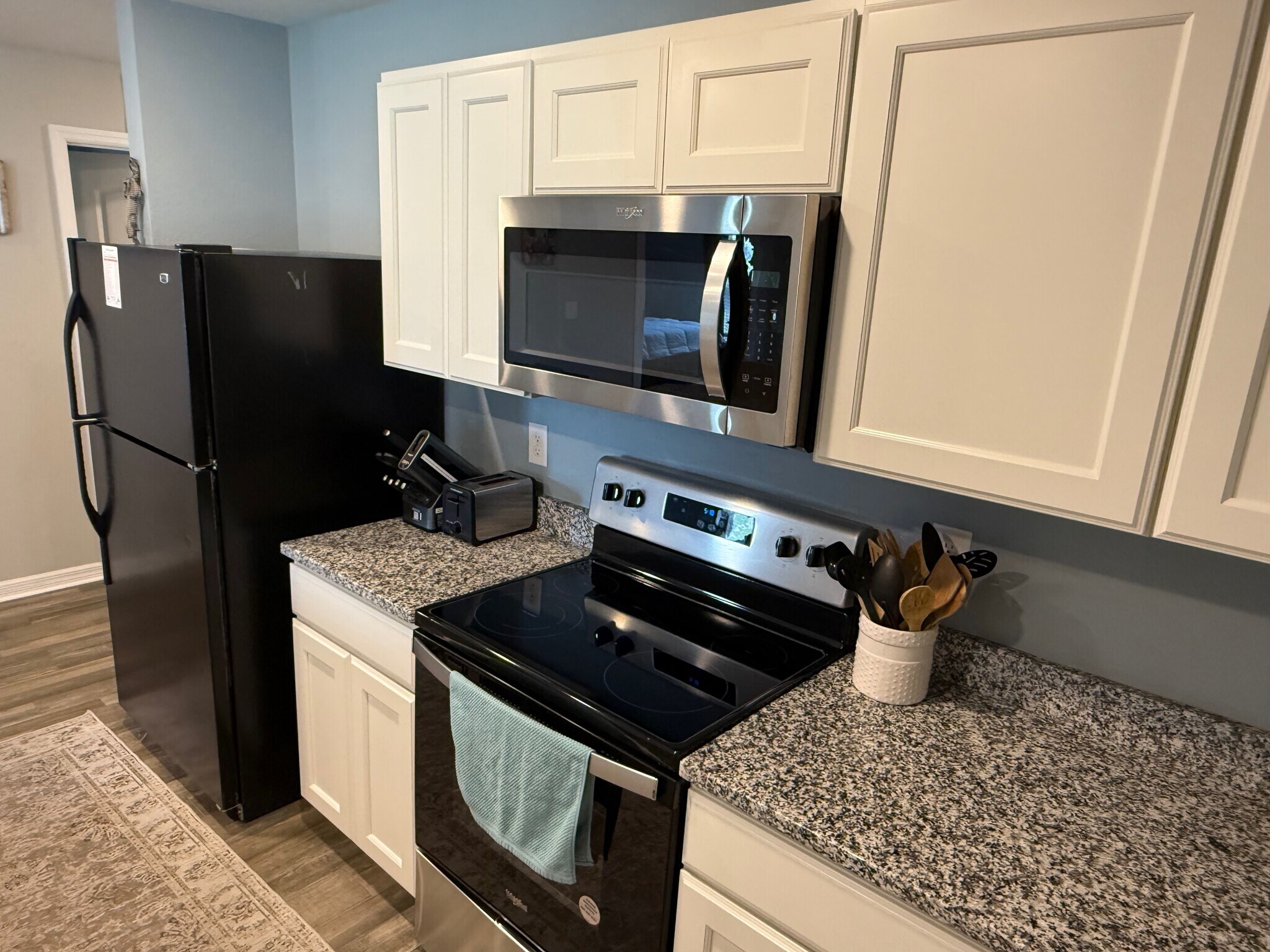 Building Photo - 458 River Hill Dr