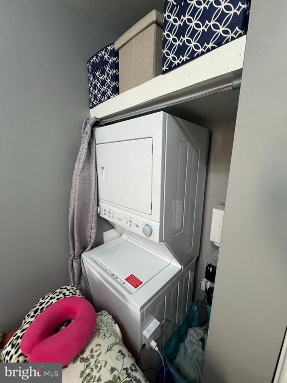 Building Photo - 422 W Huntingdon St