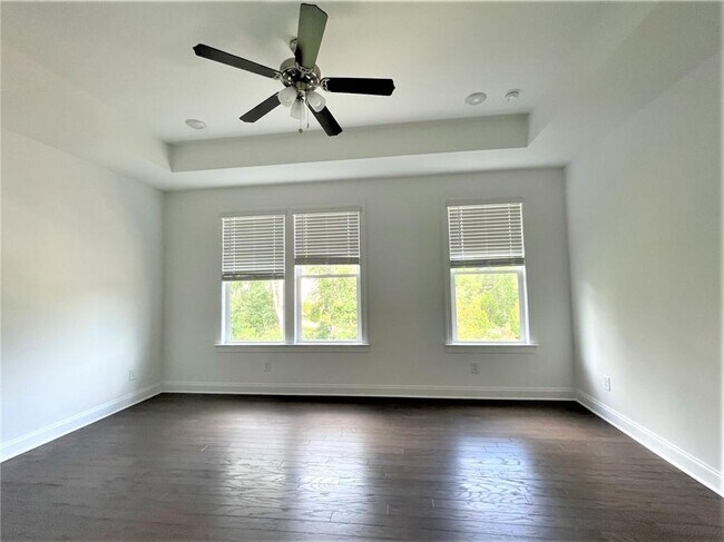 Building Photo - 6523 Beacon Dr