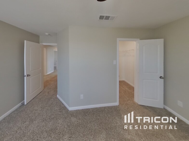 Building Photo - 1441 Palamedes Dr