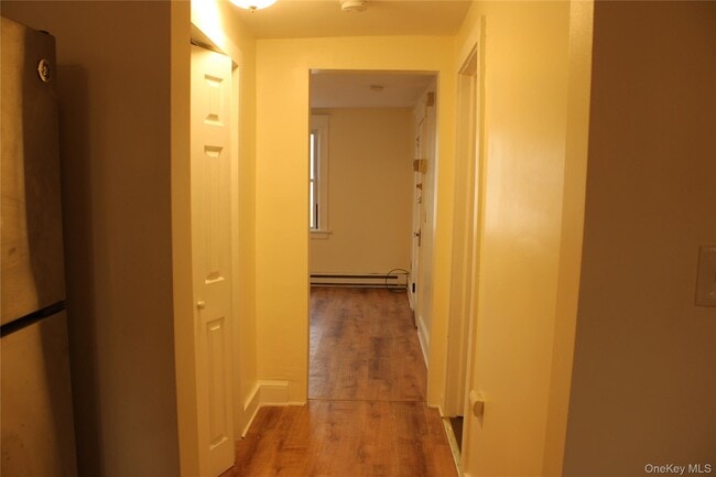 Building Photo - 52 S Bridge St