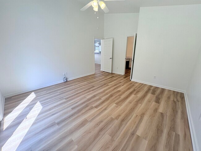 Building Photo - 4428 Siesta Ct