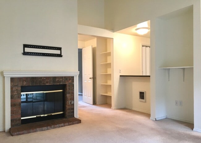 Building Photo - Mill Creek One Bedroom in Mill Creek Count...