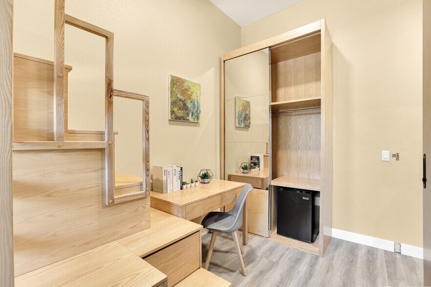 Building Photo - 1678 Hayford Dr