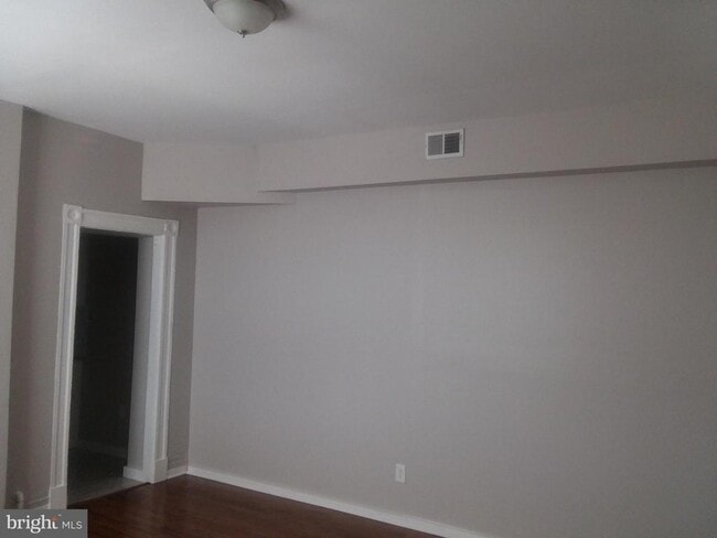 Building Photo - 2012 Mt Royal Terrace