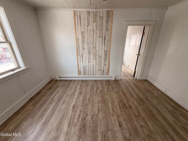 Building Photo - 54 Arch St