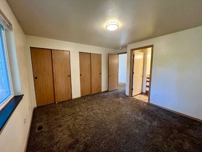 Building Photo - PENDING APPLICATION; Pet Friendly 3 BD Townhome