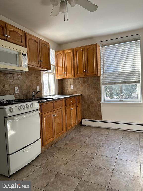 Building Photo - 1220 Pine St