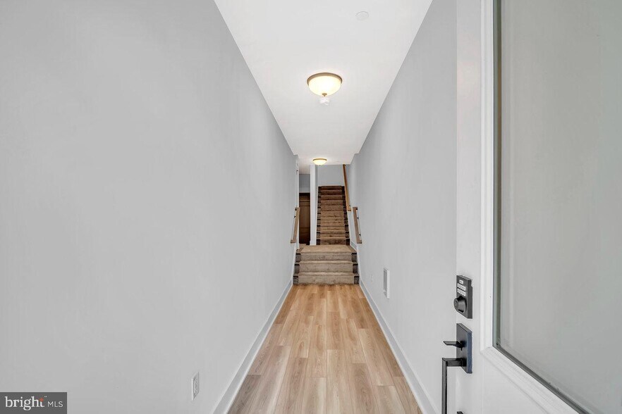 Building Photo - 10208 Donatello Dr