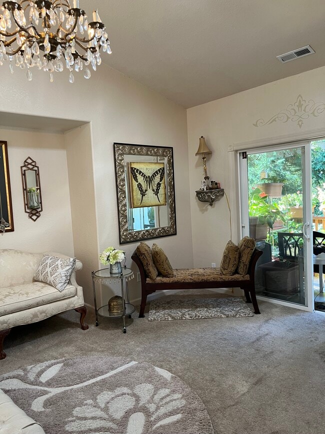Main living area - 3685 Colony Oaks Dr