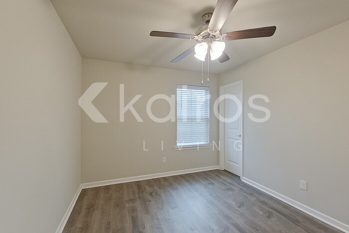 Building Photo - 416 Mango Dr