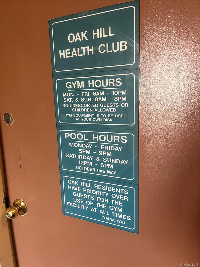 Building Photo - 128 Colonial Pkwy