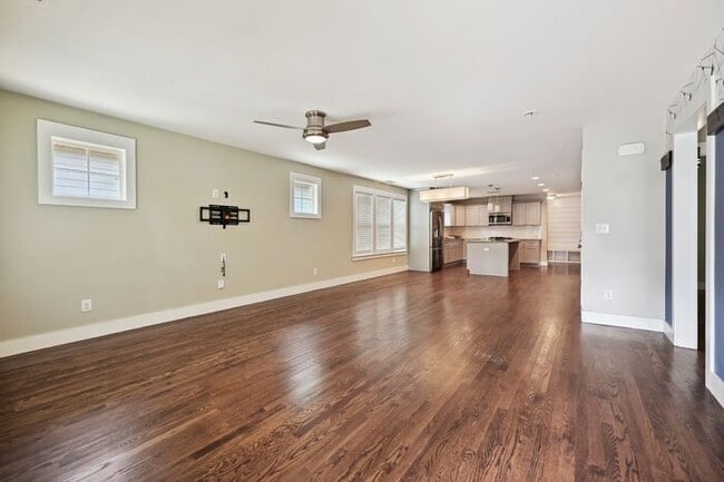 Building Photo - Charming 3BD/2BA Bungalow in Druid Hills!