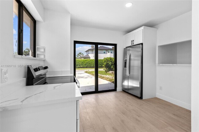 Building Photo - 14171 SW 37th Ct