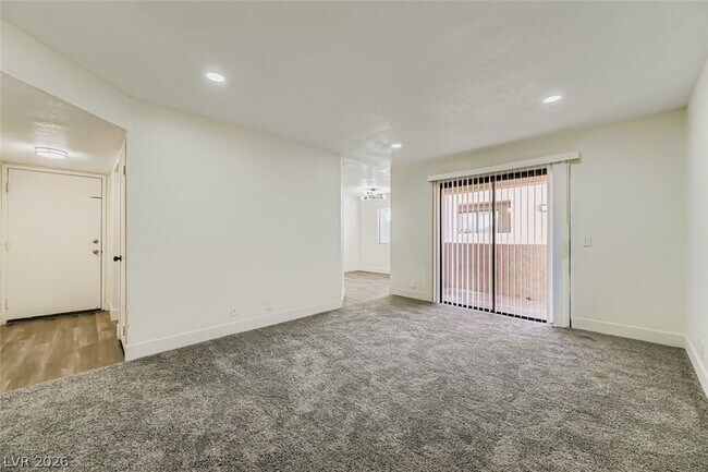 Building Photo - 3151 N Soaring Gulls Dr