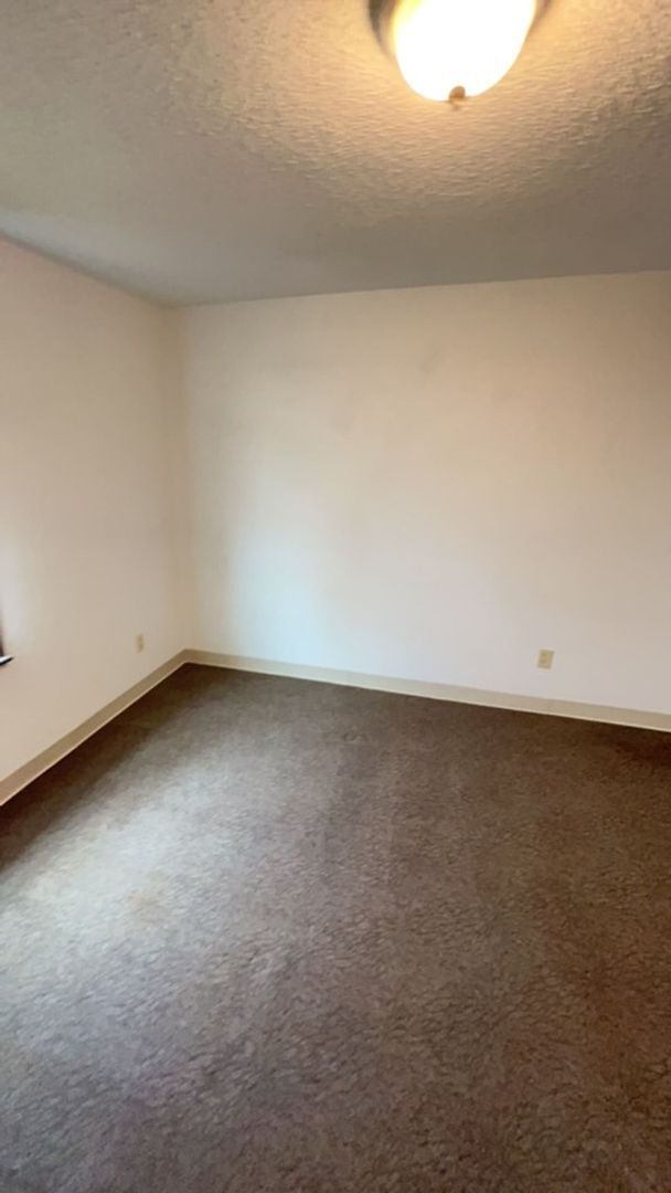 Building Photo - PRICE REDUCED + $500 OFF Firtst Months rent = Leasing Win!