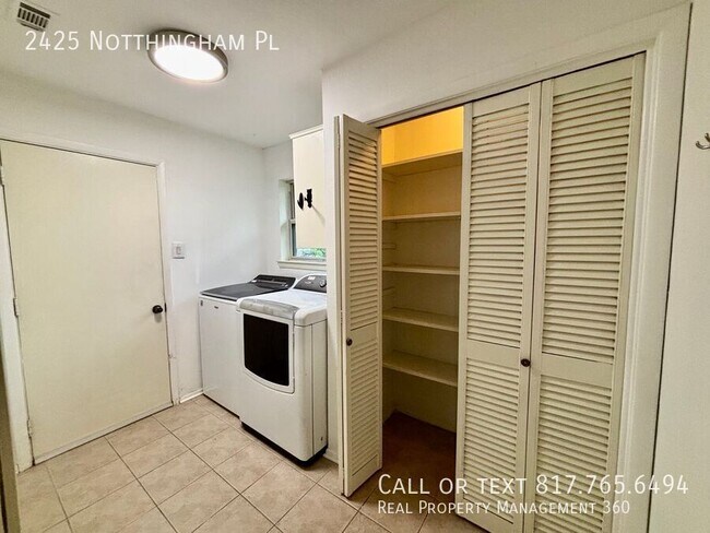 Building Photo - 2425 Notthingham Pl-