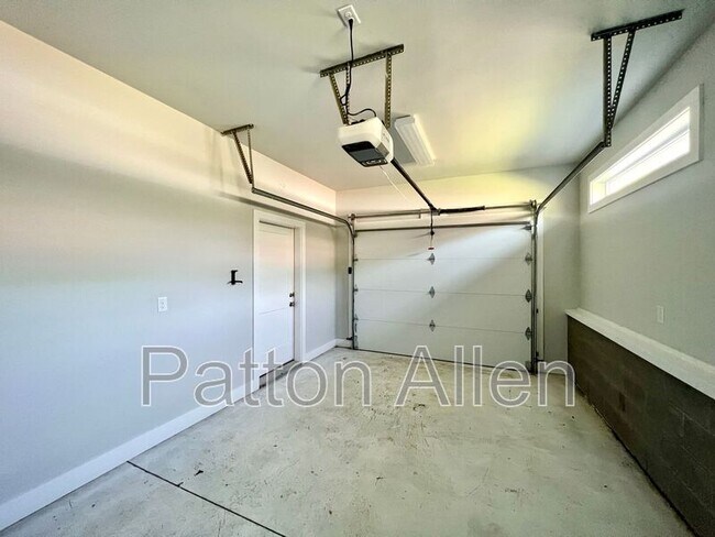 Building Photo - 308 London Rd