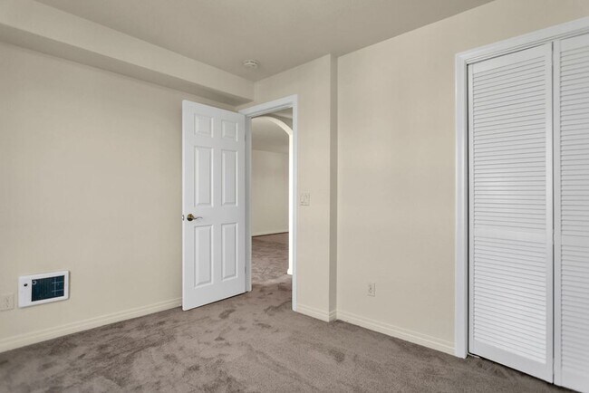 Building Photo - Great 2/1 condo close to SDSU and Colina Del Sol Park!