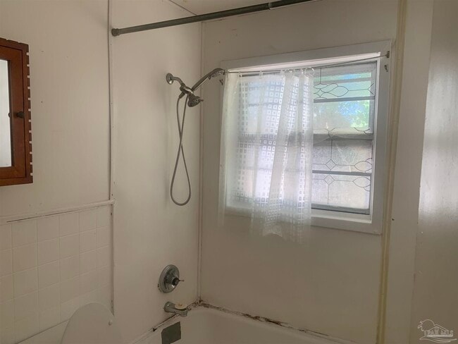 Building Photo - 3204 E Gonzalez St