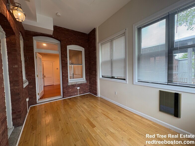 Building Photo - 191 Winthrop Rd