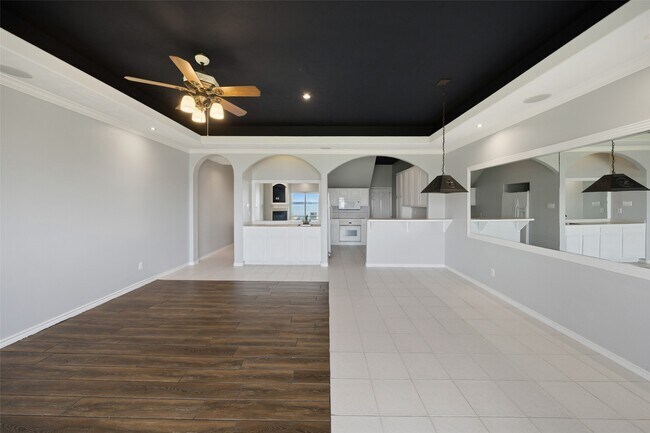Building Photo - 16 Regency Pt